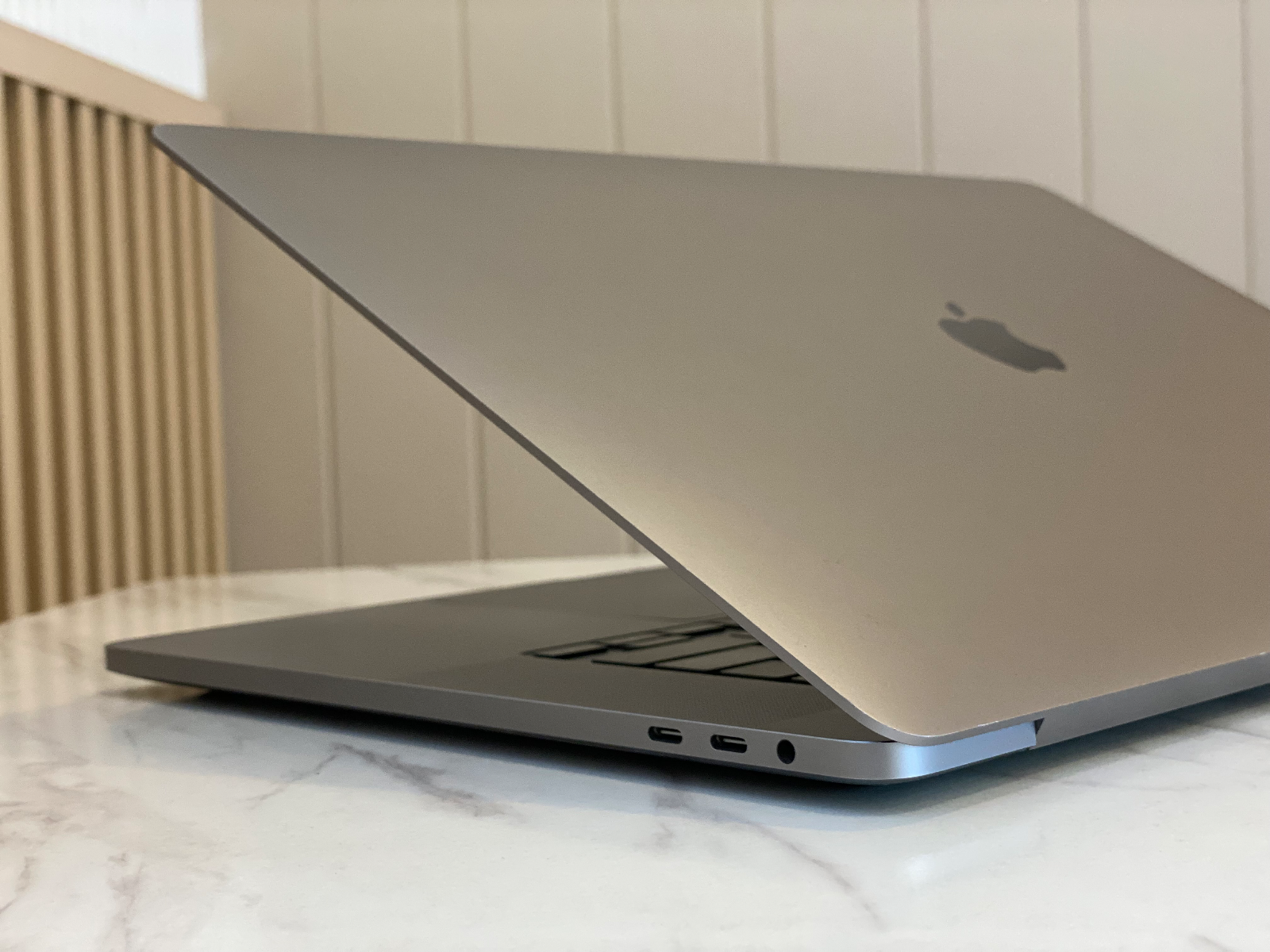 MacBook Pro 16” (2019)